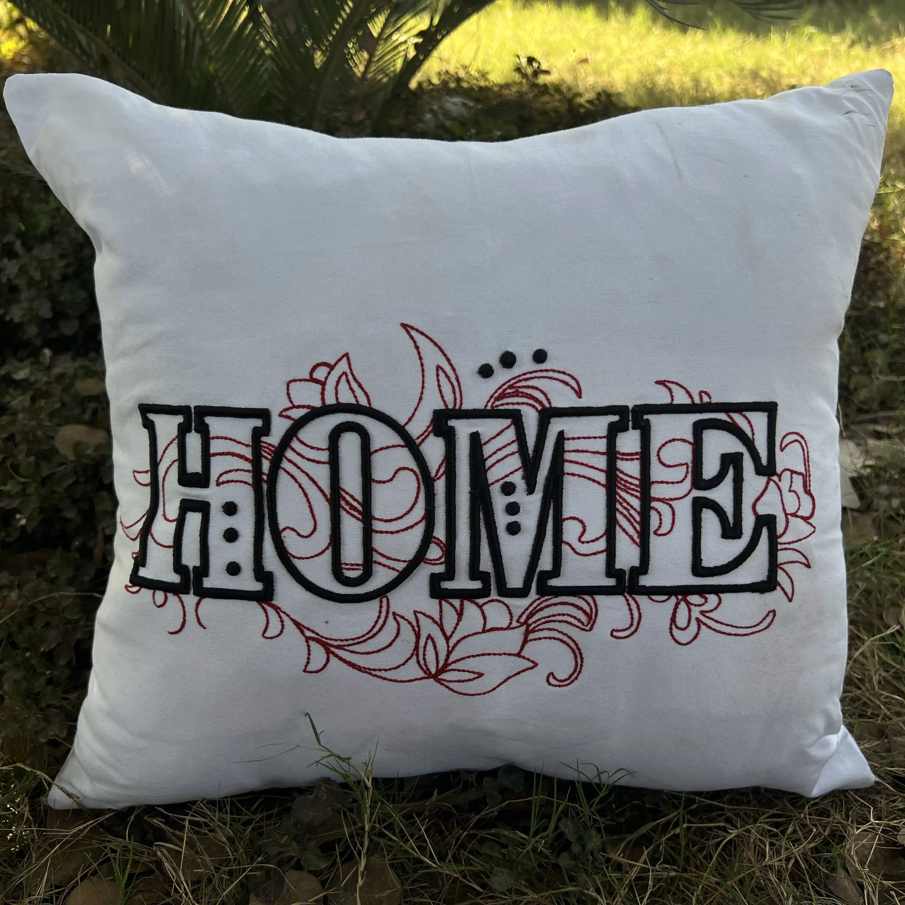 cushion embroidery design for a beautiful sofa cushion Nelo_00001